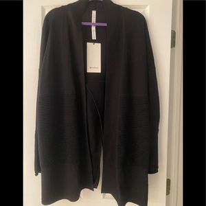 Lululemon sit in lotus wrap black